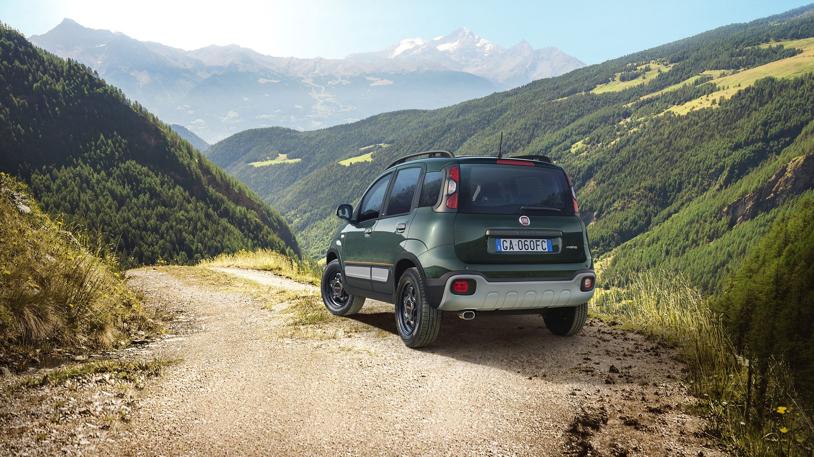 Además de en el característico verde foresta, existe la posibilidad de elegir los colores blanco, gris metalizado y negro.