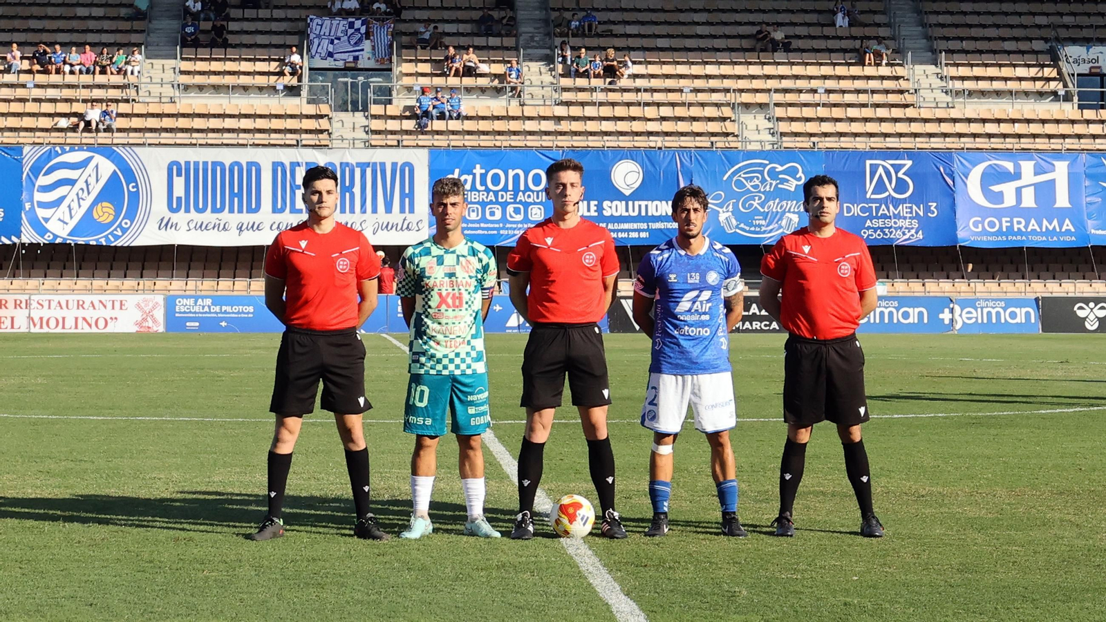 Imágenes del Xerez DFC contra el Yeclano Deportivo en Chapín