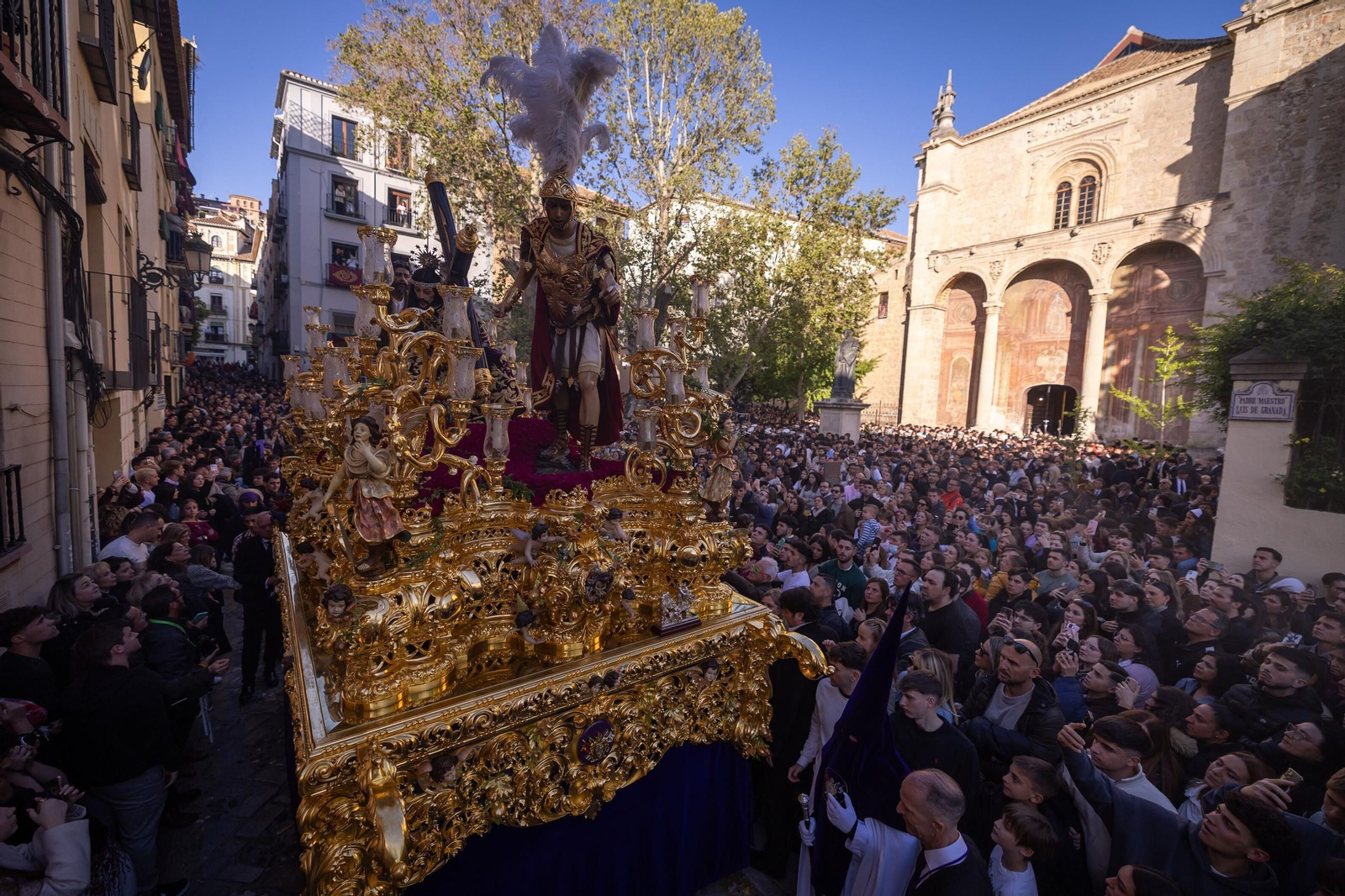 Así vivió granada la salida de la Hermandad del Rosario 2025