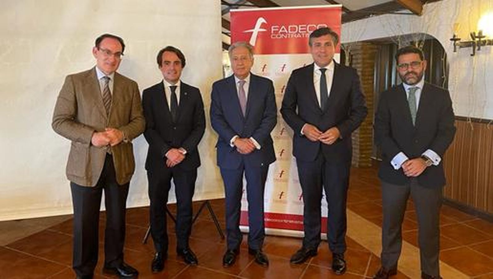 Rafael Sánchez Alcalá con Javier González de Lara (CEA), Mario Muñoz-Atanet (viceconsejero de Fomento) y Pedro Fernández Alén (Confederación Nacional de la Construcción).