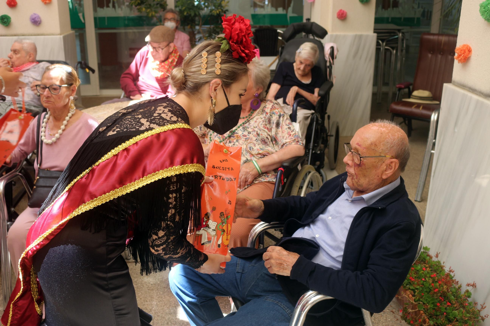 'Feria de Primavera' en la Residencia Vedruna de Puerto Real