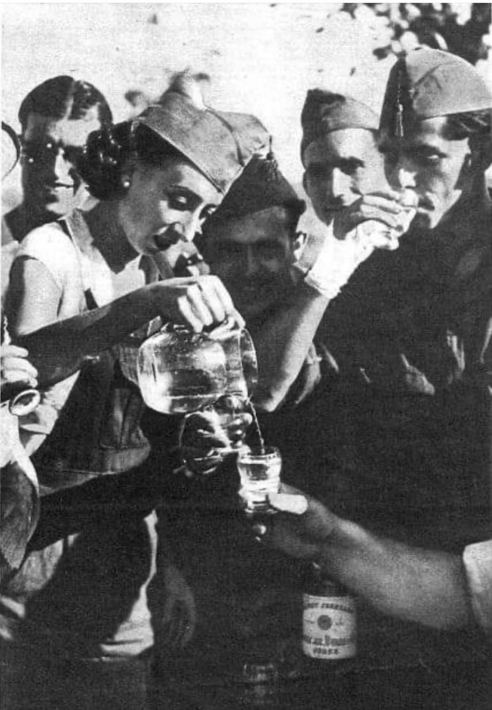 Milicianos y el brandy jerezano de Palomino & Vergara.