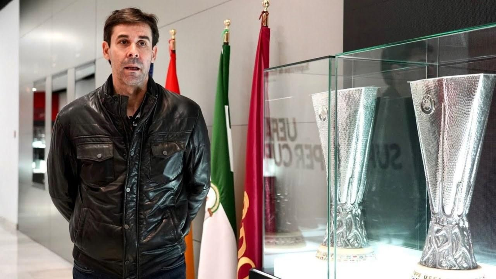 Tsartas repasa su trayectoria y su fútbol en el Sevilla.