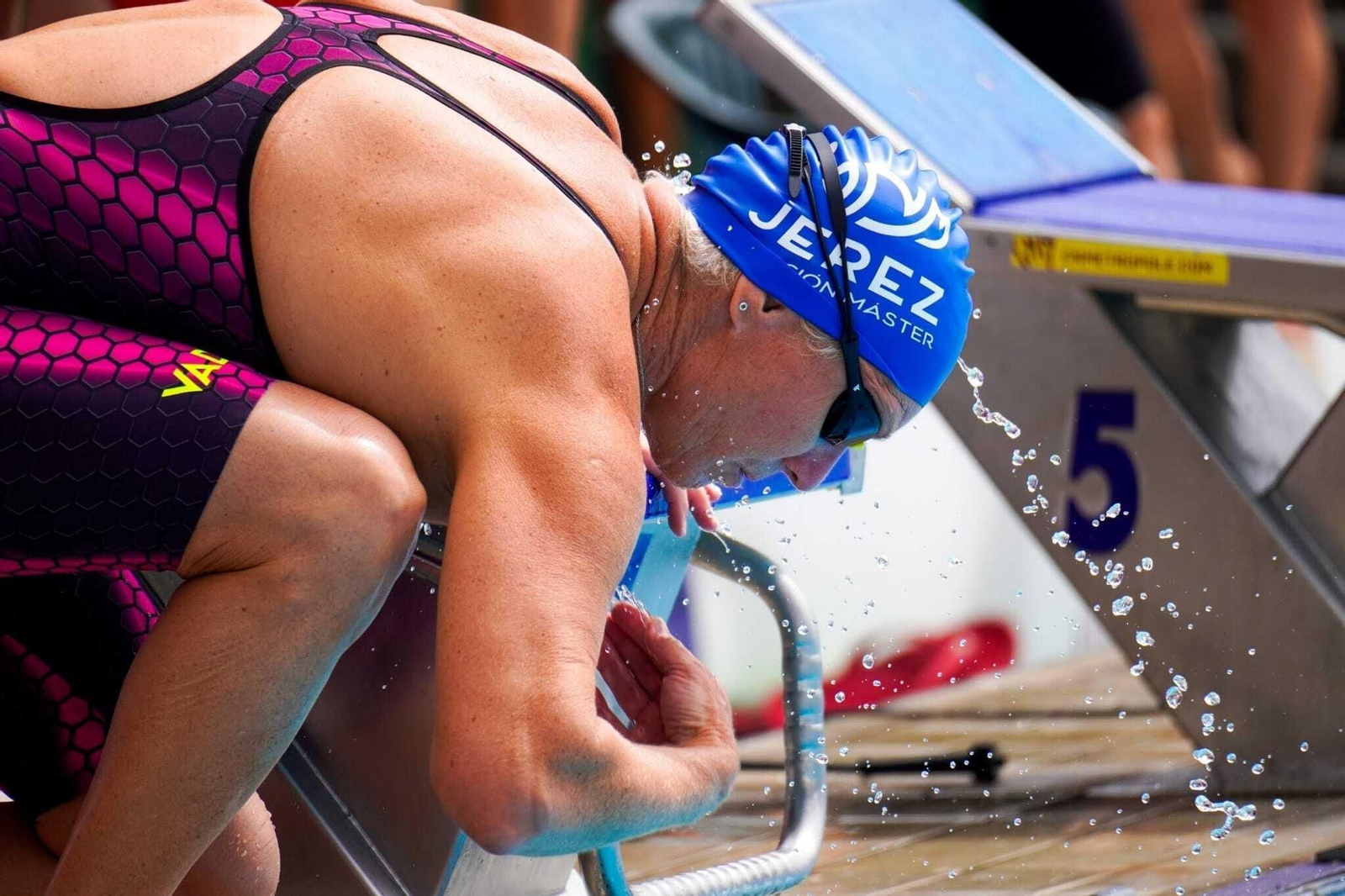 Ute Hasse lidera el ránking mundial en los 50 braza.