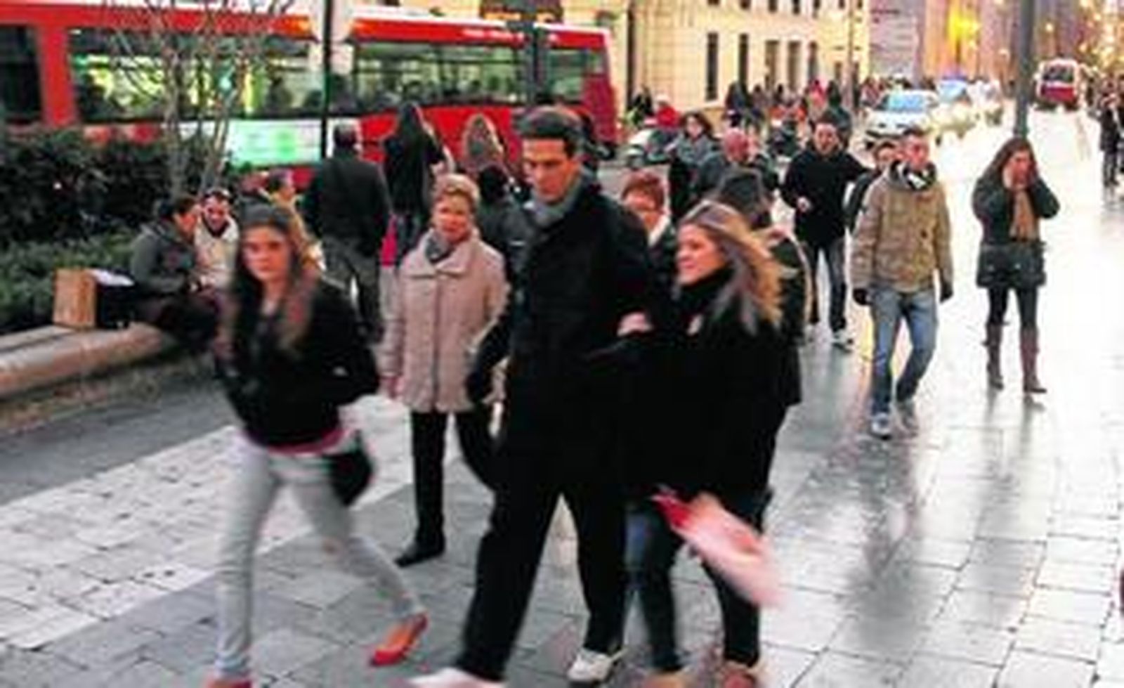 En el conjunto andaluz, Granada es la cuarta provincia que más población gana.