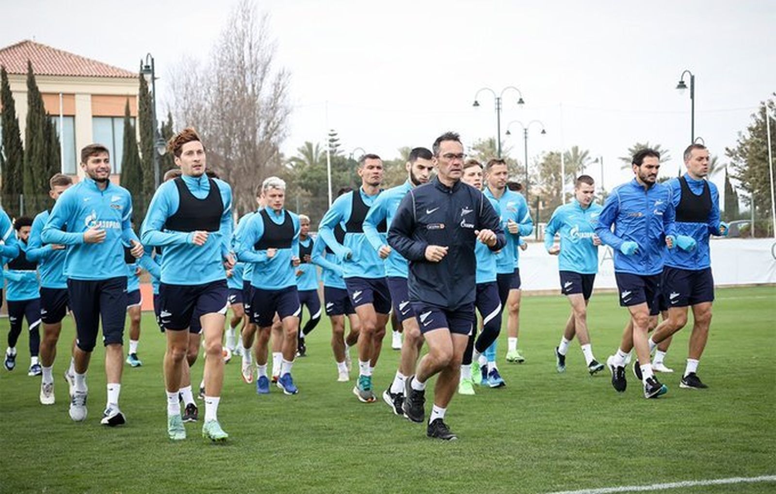 Los jugadores del Zenit, en un entrenamiento en Lagos.