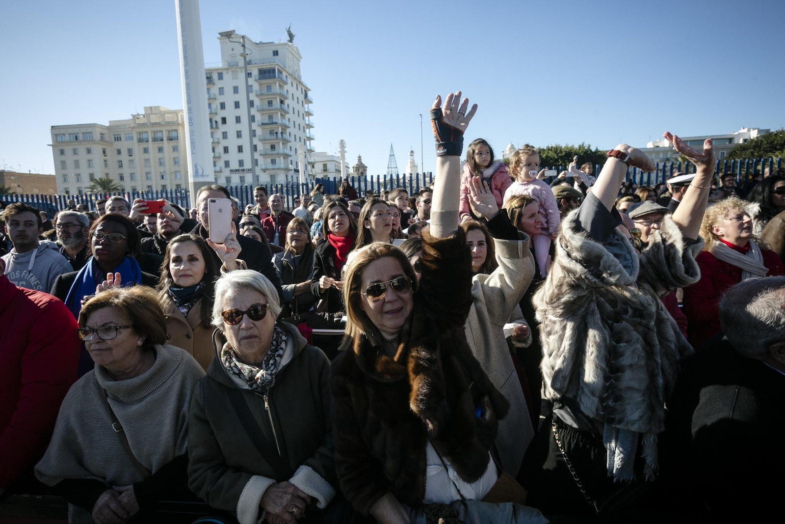 Elcano inicia su XCI crucero de instrucción en Cádiz