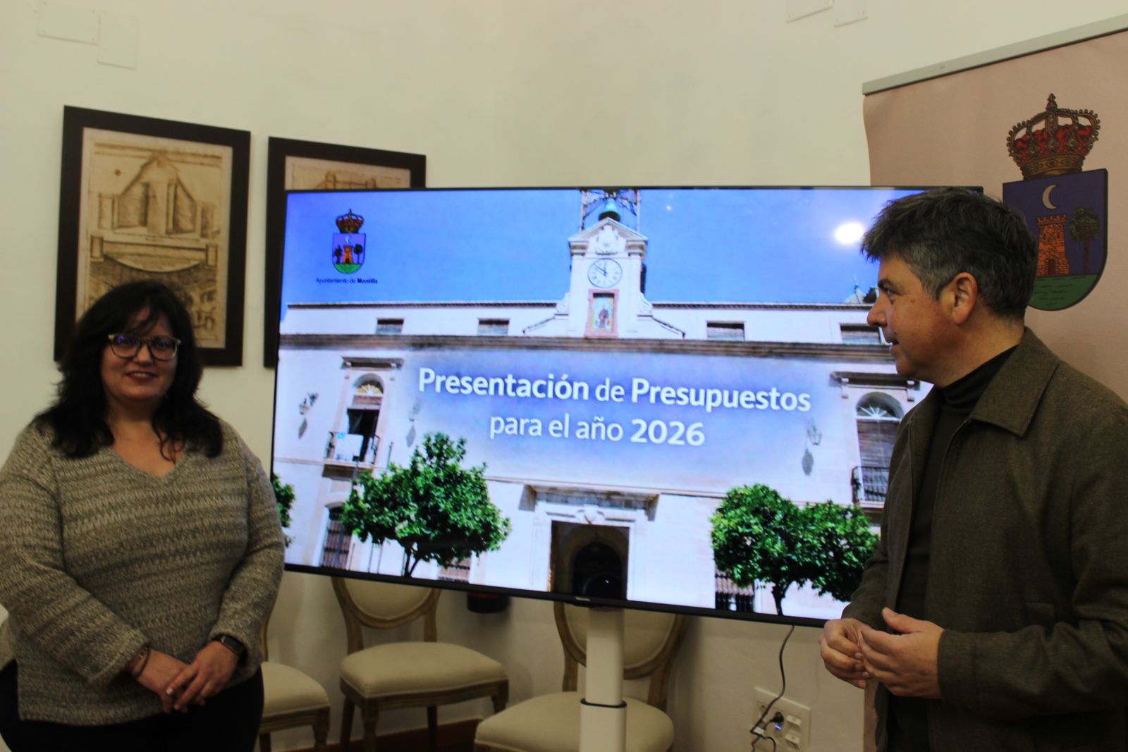 Antonia Ramírez y Rafael Llamas en la presentación del presupuesto de Montilla.