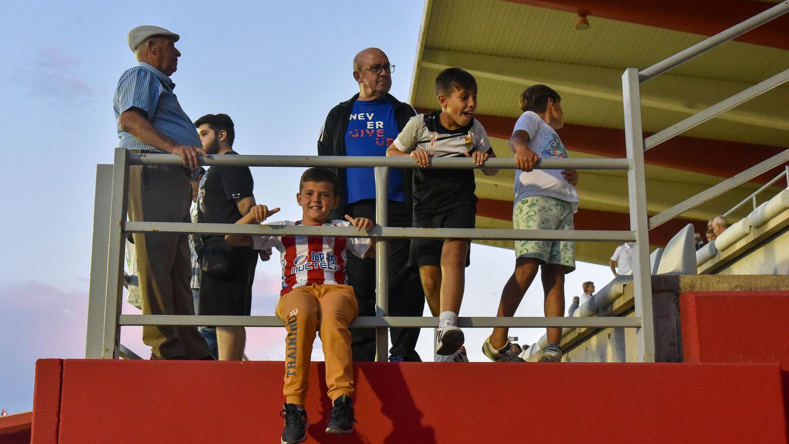 Las fotos del ambiente en el  Algeciras CF - San Fernando CD de la primera jornada.
