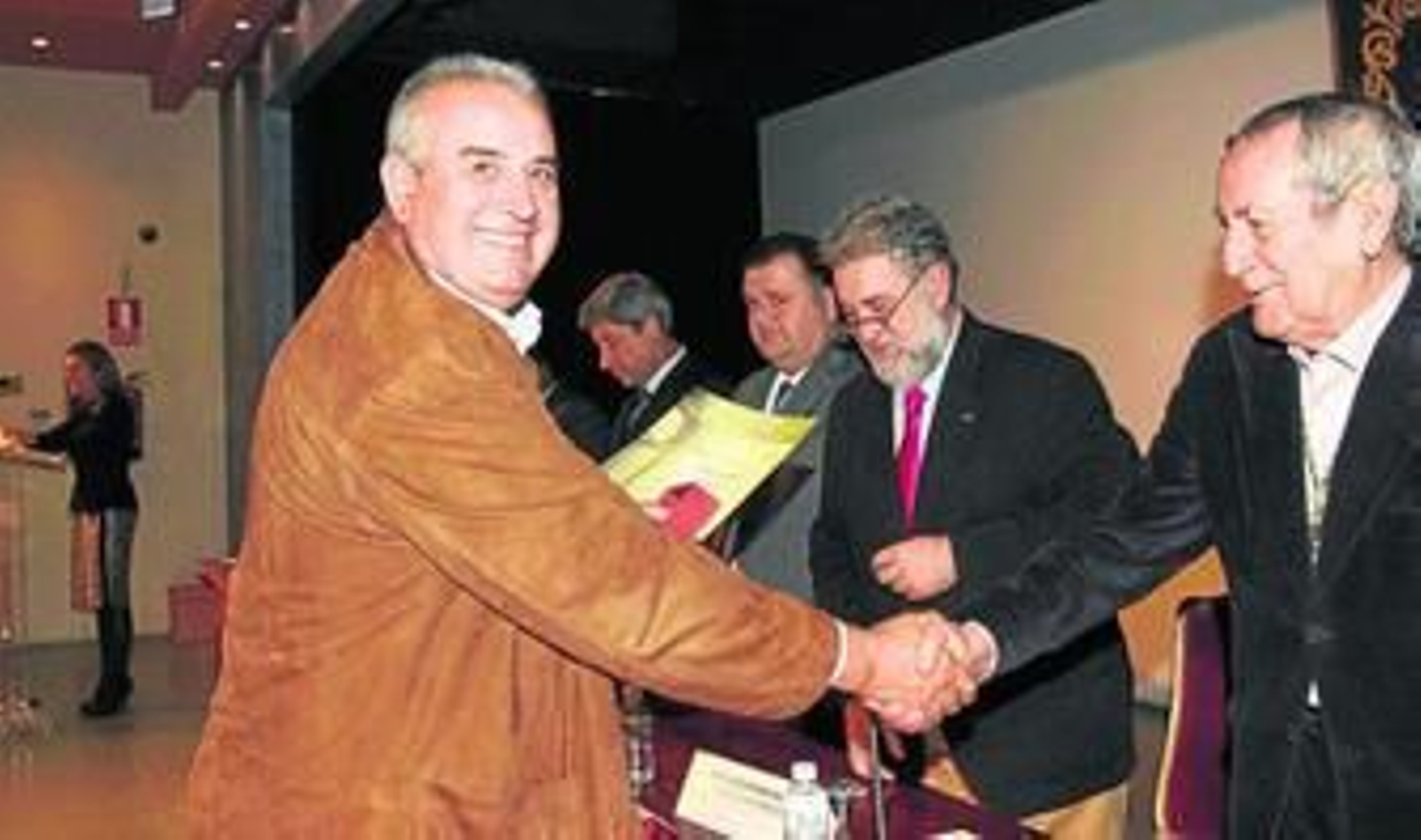 El gerente de Bidegas y Viñedos Laujar SAT, Gabriel Bosquet, subió dos veces a la palestra para recoger galardones por sus vinos.