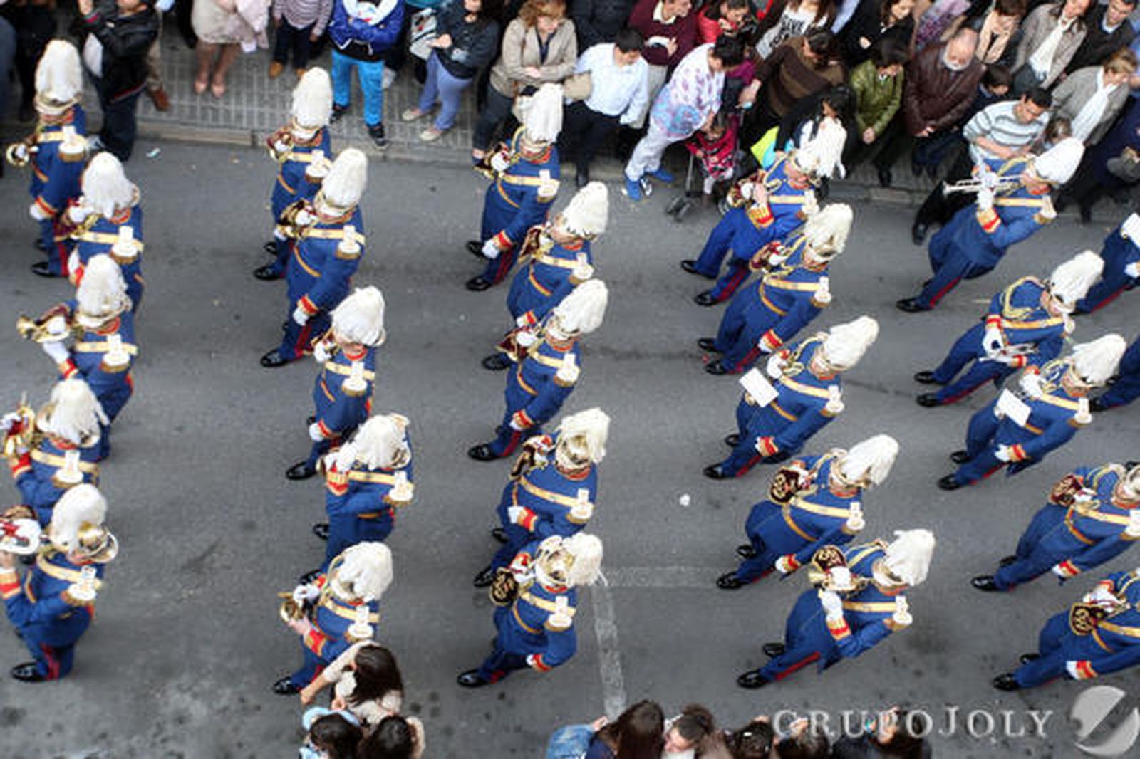 El sol acompañó al Cristo en el primer día de Semana Santa./Paco Guerrero