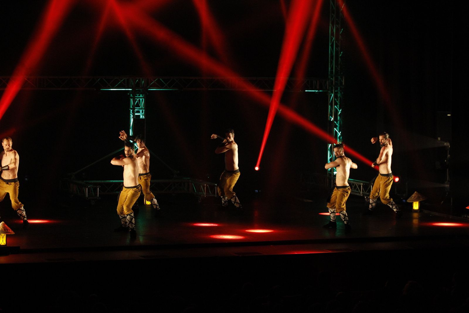 Las imágenes de la actuación del grupo Los Vivancos