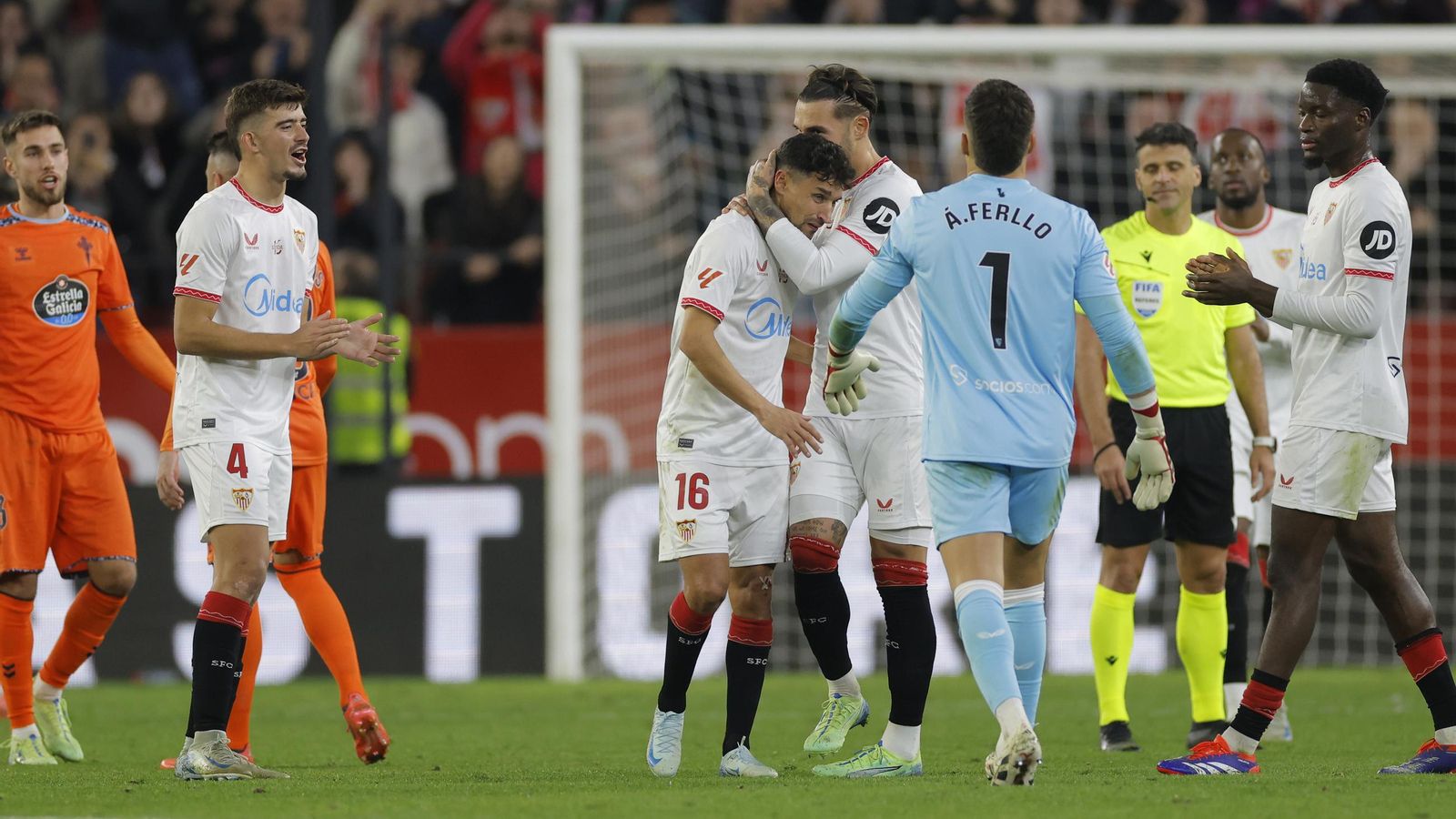 La despedida de Jesús Navas entre lágrimas.