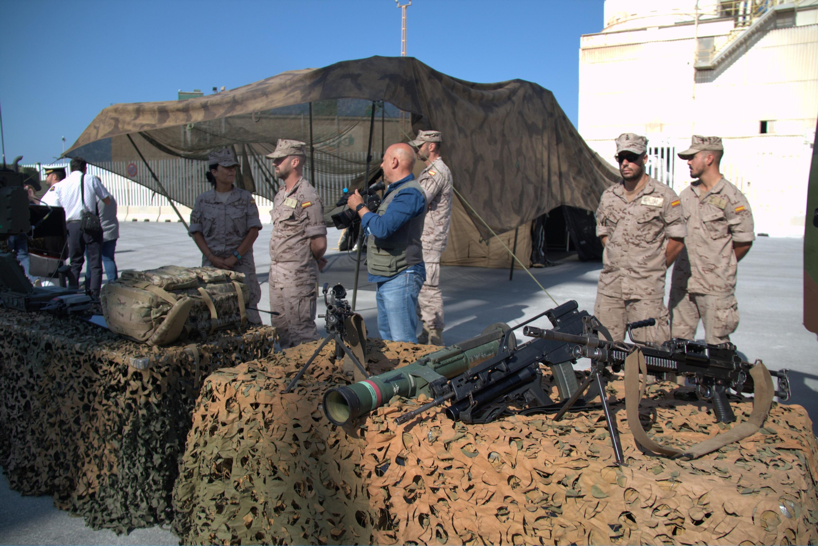 Éxito de participación para ver de cerca el despliegue de las Fuerzas Armadas en Motril