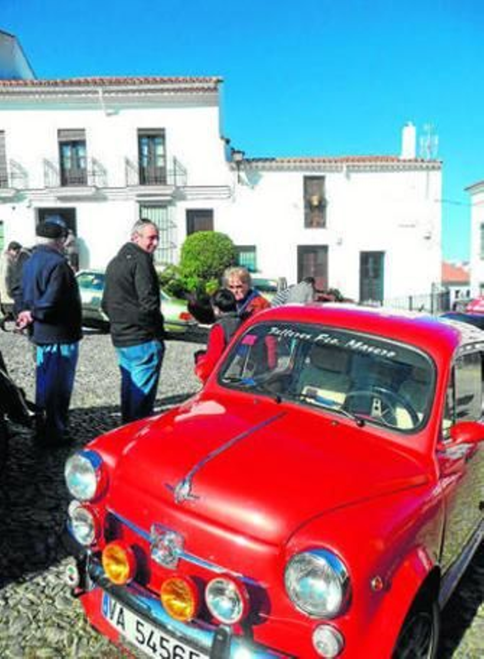 Vamos de paseo... en un coche antiguo