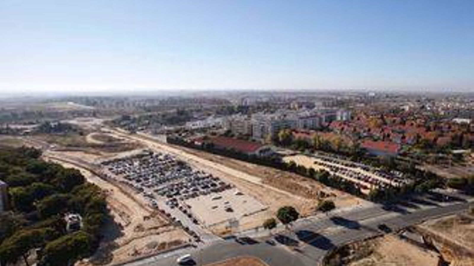 Una vista del actual descampado y donde arrancará la primera fase de las obras.