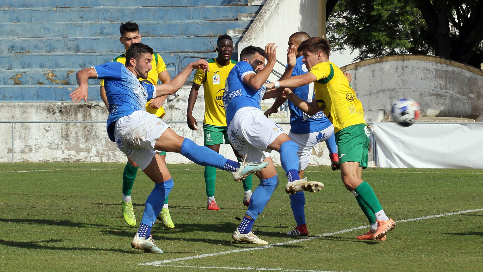 Imágenes del Xerez CD y Los Barrios en la Juventud