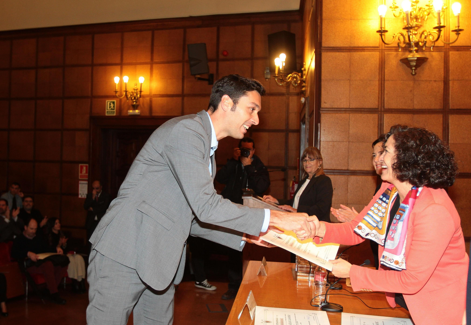 El acto se celebró en el Aula Magna de la antigua Facultad de Medicina.