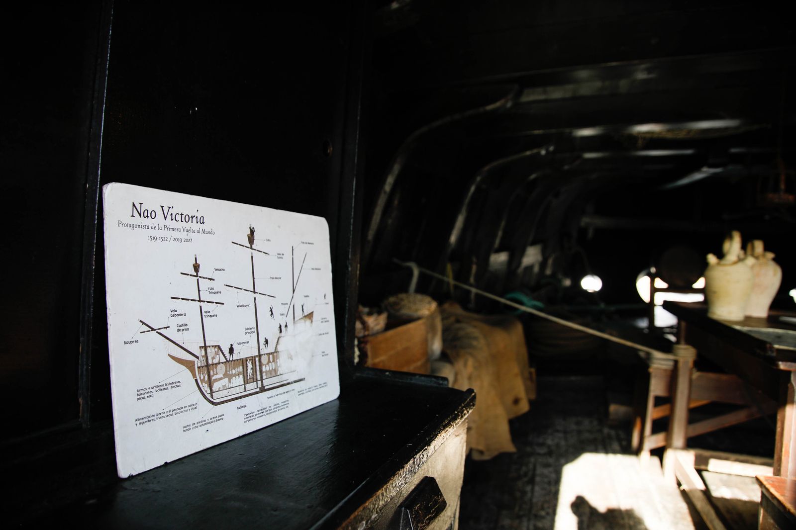 Imágenes de la visita del Consejero Antonio Sanz a la Nao Victoria