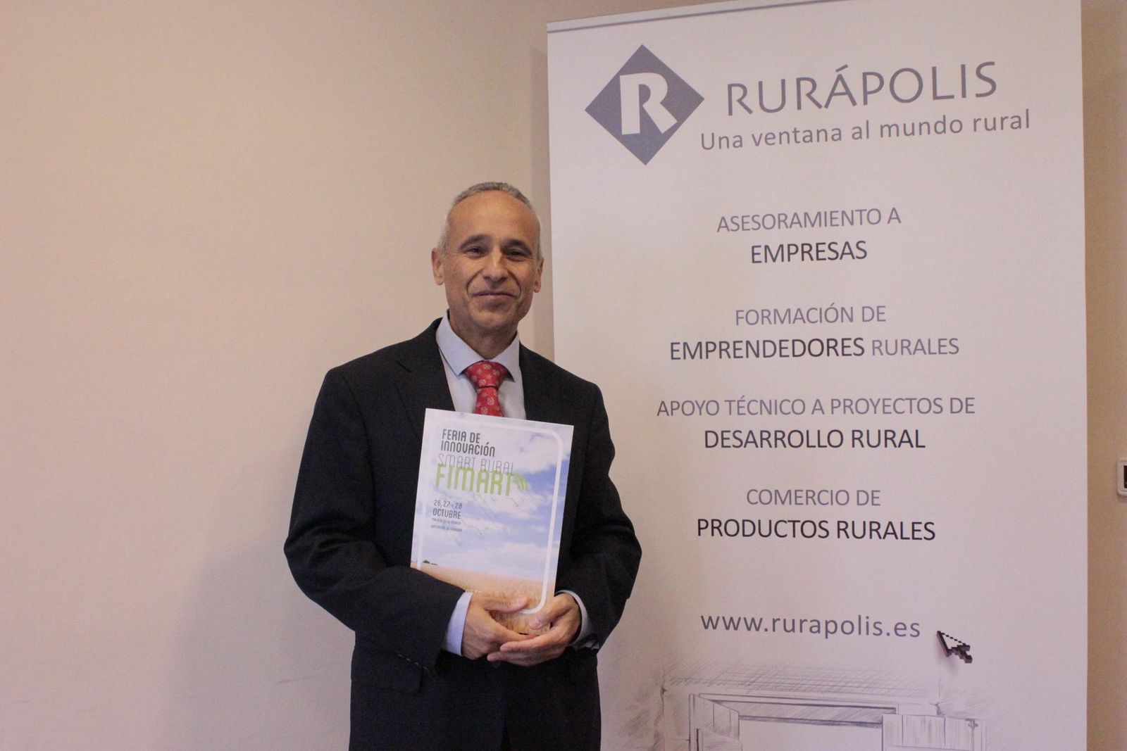 Como socio director de Rurápolis, Molinero está especializado en mundo rural.