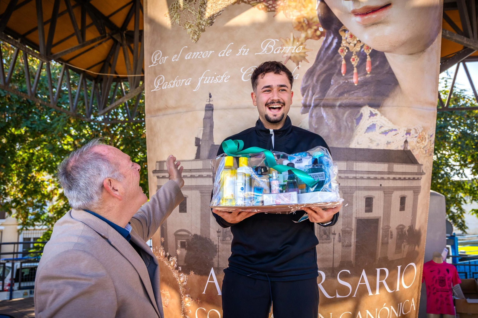 Gran ambiente en la Carrera Solidaria de la Divina Pastora en San Fernando