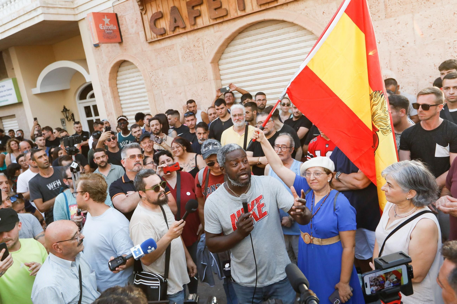 Las fotos de la manifestación frustrada de los ultras en Torre Pacheco