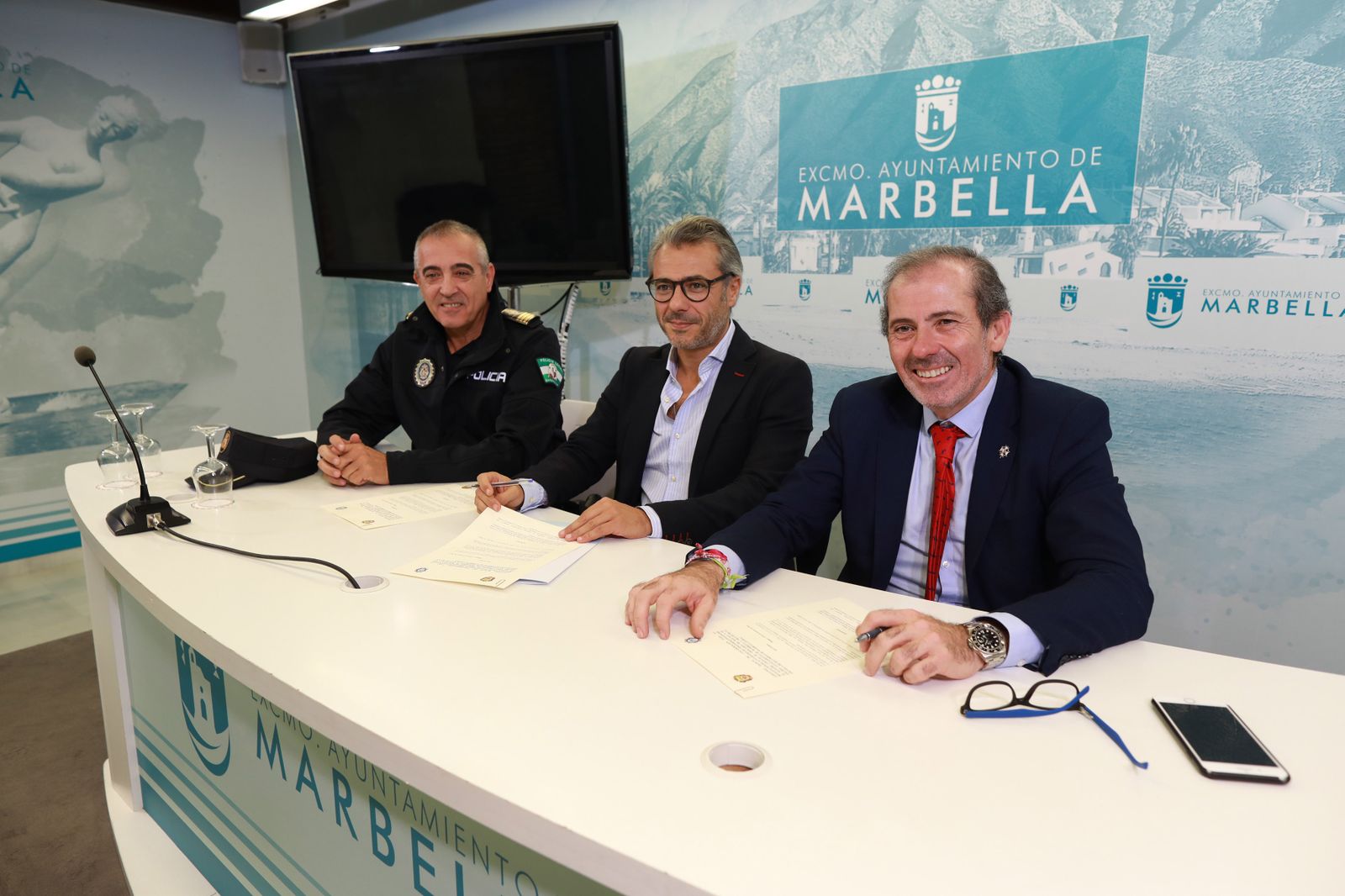 Marbella y Colegio de Abogados firman un convenio pionero para formación conjunta de policías y letrados