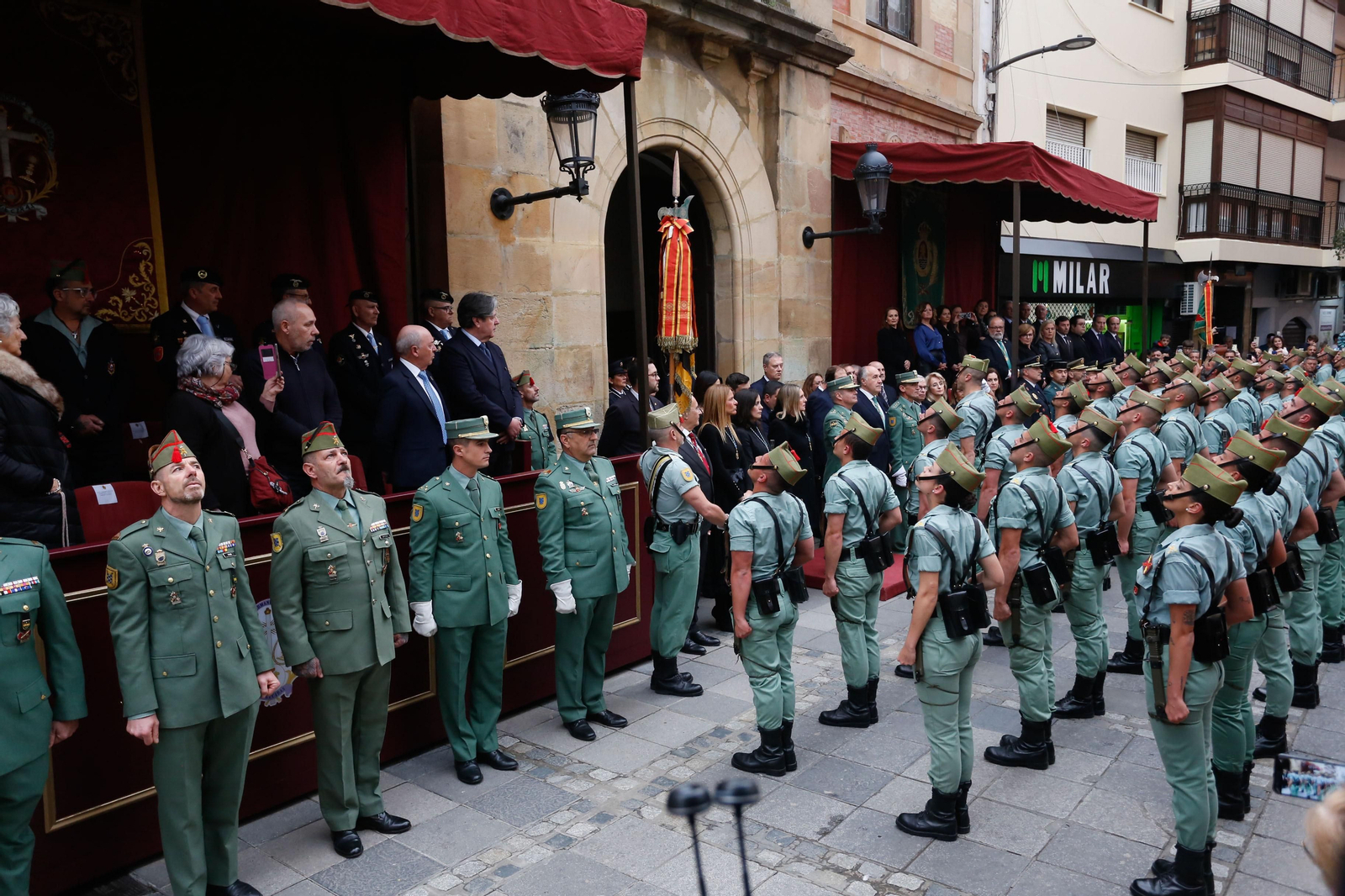 Fotos del Lunes Santo en Algeciras: Desfile de la Legión