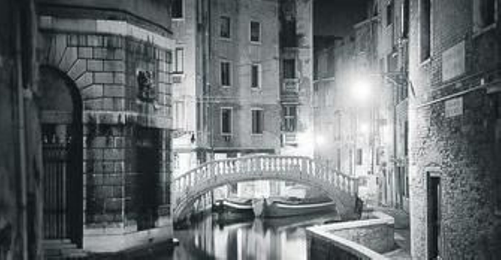 Brunetti combate el crimen en el laberinto de las calles y los canales de Venecia.