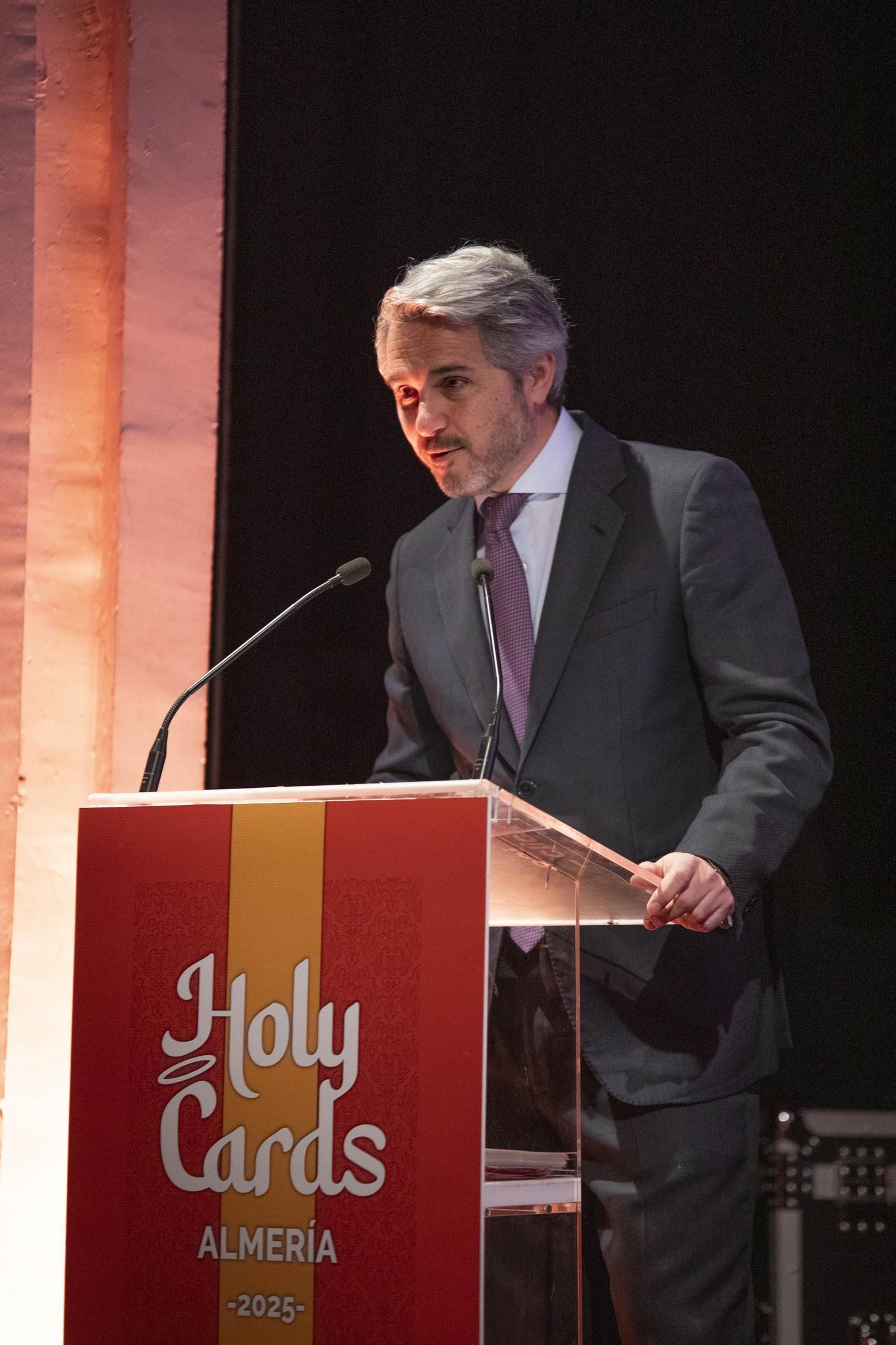 Imágenes de la presentación de las Holy Cards