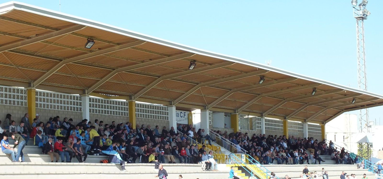 Vista de la Tribuna principal del Guadalquivir de Coria.