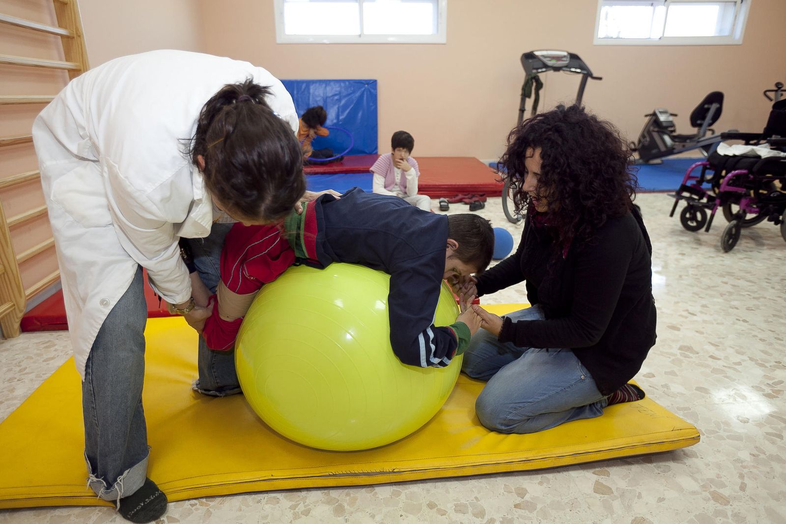 Una de las terapias que se realizan en el centro
