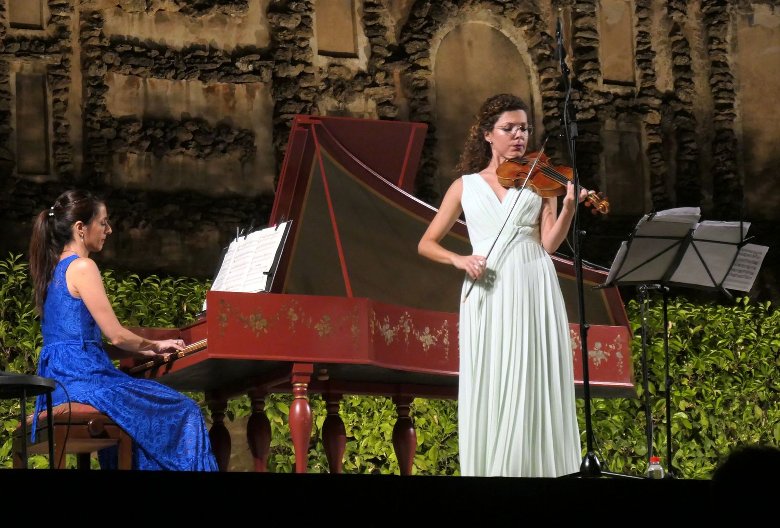 Eva del Campo y Anna Urpina en el Alcázar