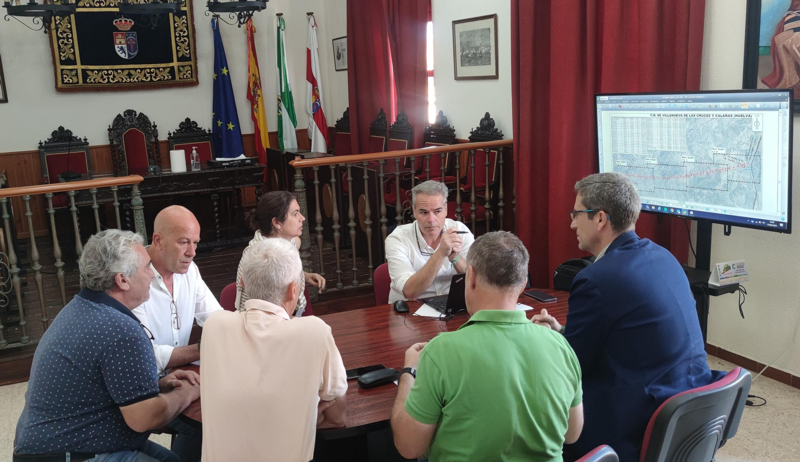 Endesa presenta a la delegada de Industria el plan de refuerzo de la red eléctrica de Calañas y Villanueva de las Cruces