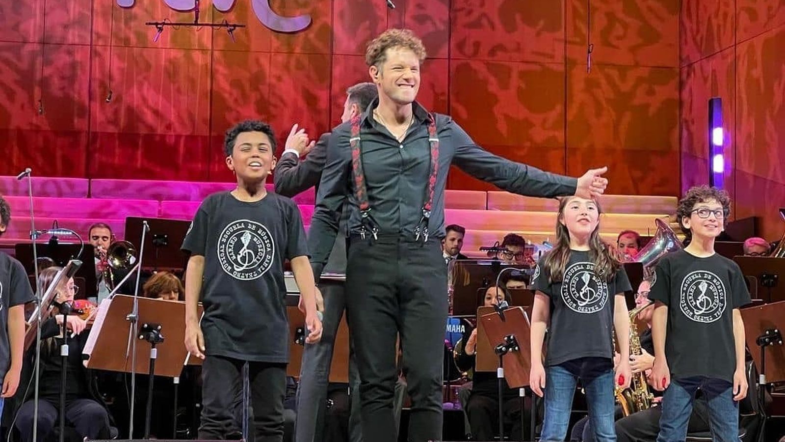 Daniel Diges en su concierto junto al Liceo de Moguer