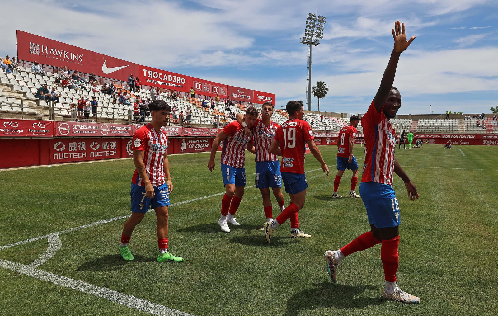 Las  mejores fotos del Algeciras - Atlético Baleares de Primera RFEF