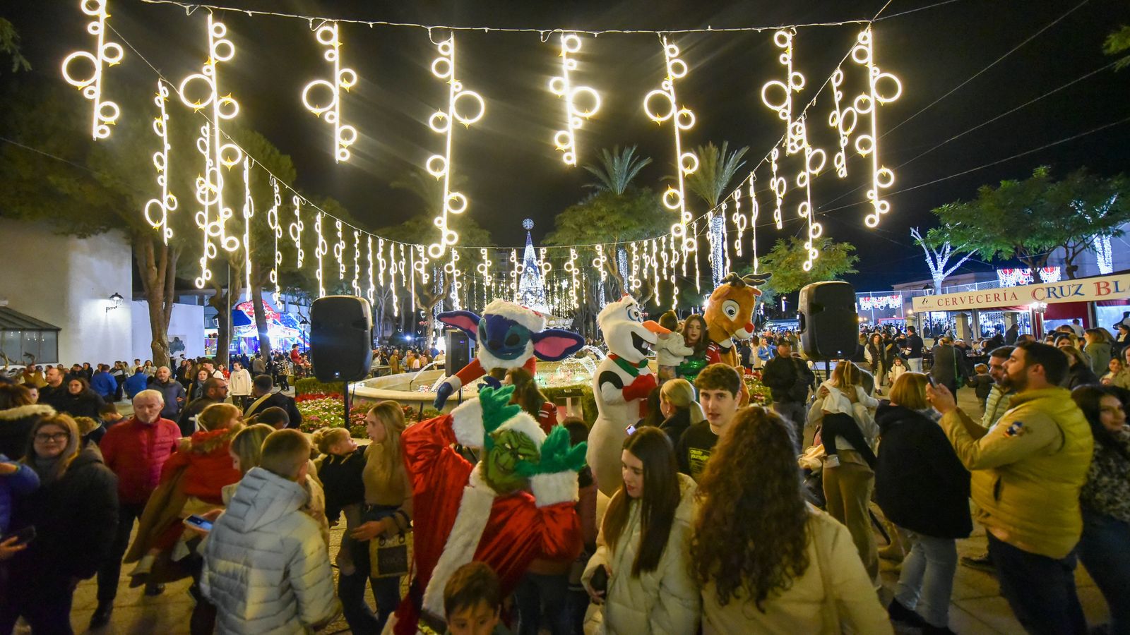 El encendido del alumbrado de Navidad de San Roque, en imágenes