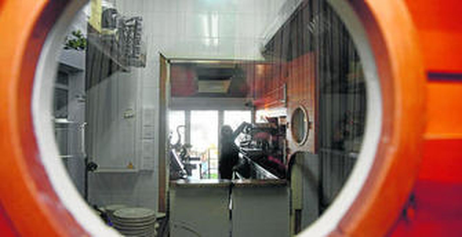 Imagen de las instalaciones ayamontinas, con la cafetería al fondo, ayer antes del cierre.