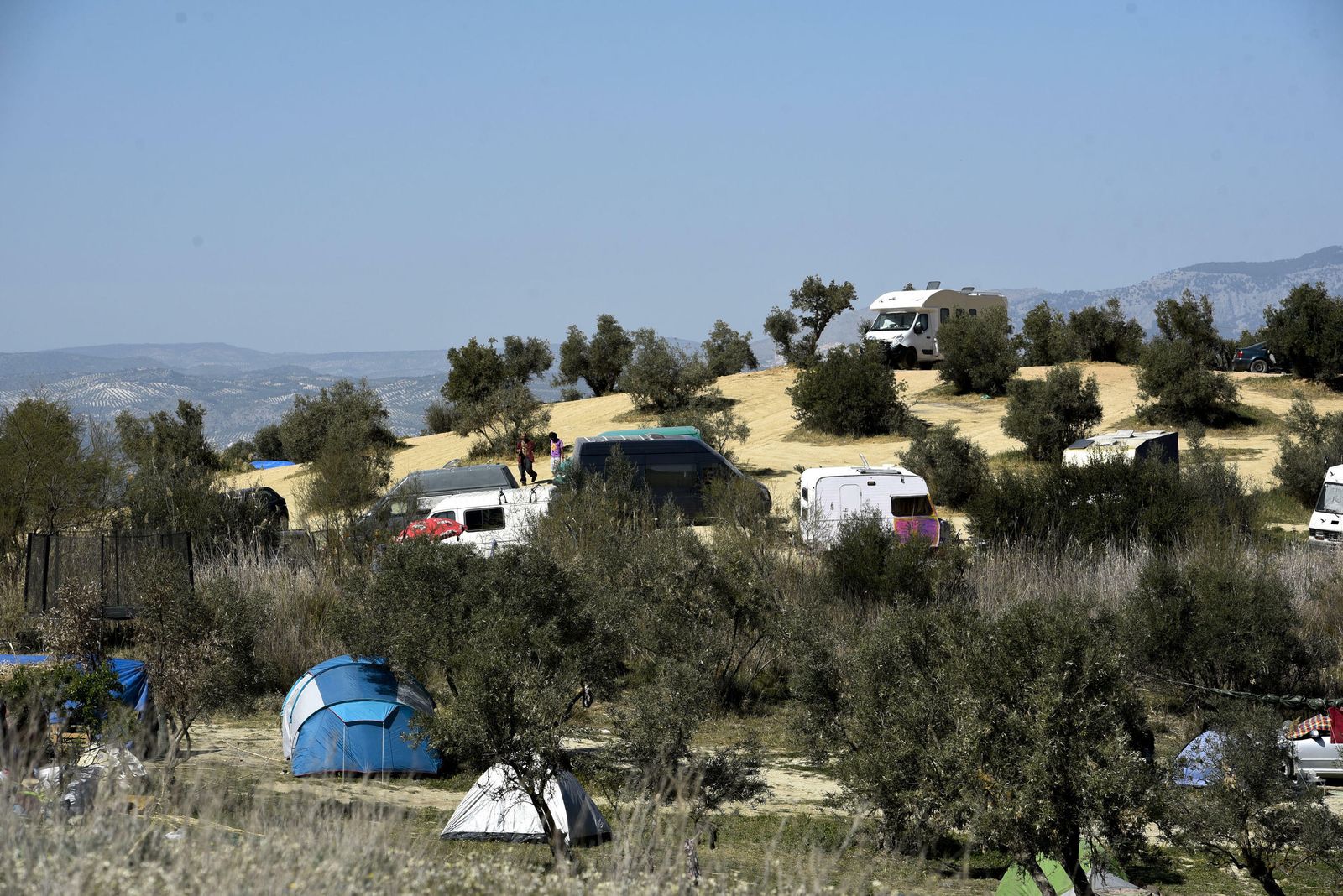 Las caravanas empiezan a llegar al Dragón de Santa Fe