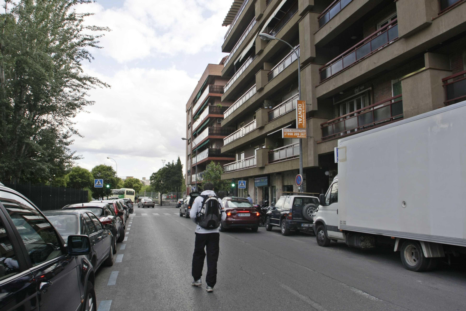 Calle Rector Marín Ocete, donde el acusado tuvo el accidente antes de que su coche se parase.