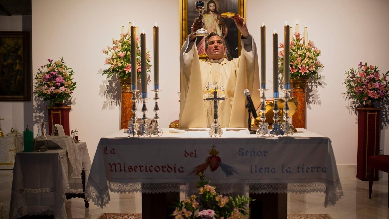 Eucaristía en la parroquia Nuestra Señora de la Oliva.