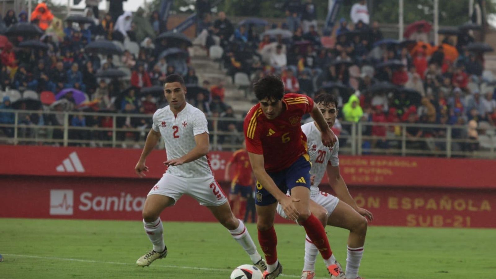 Roberto, debut y gol con España sub 21
