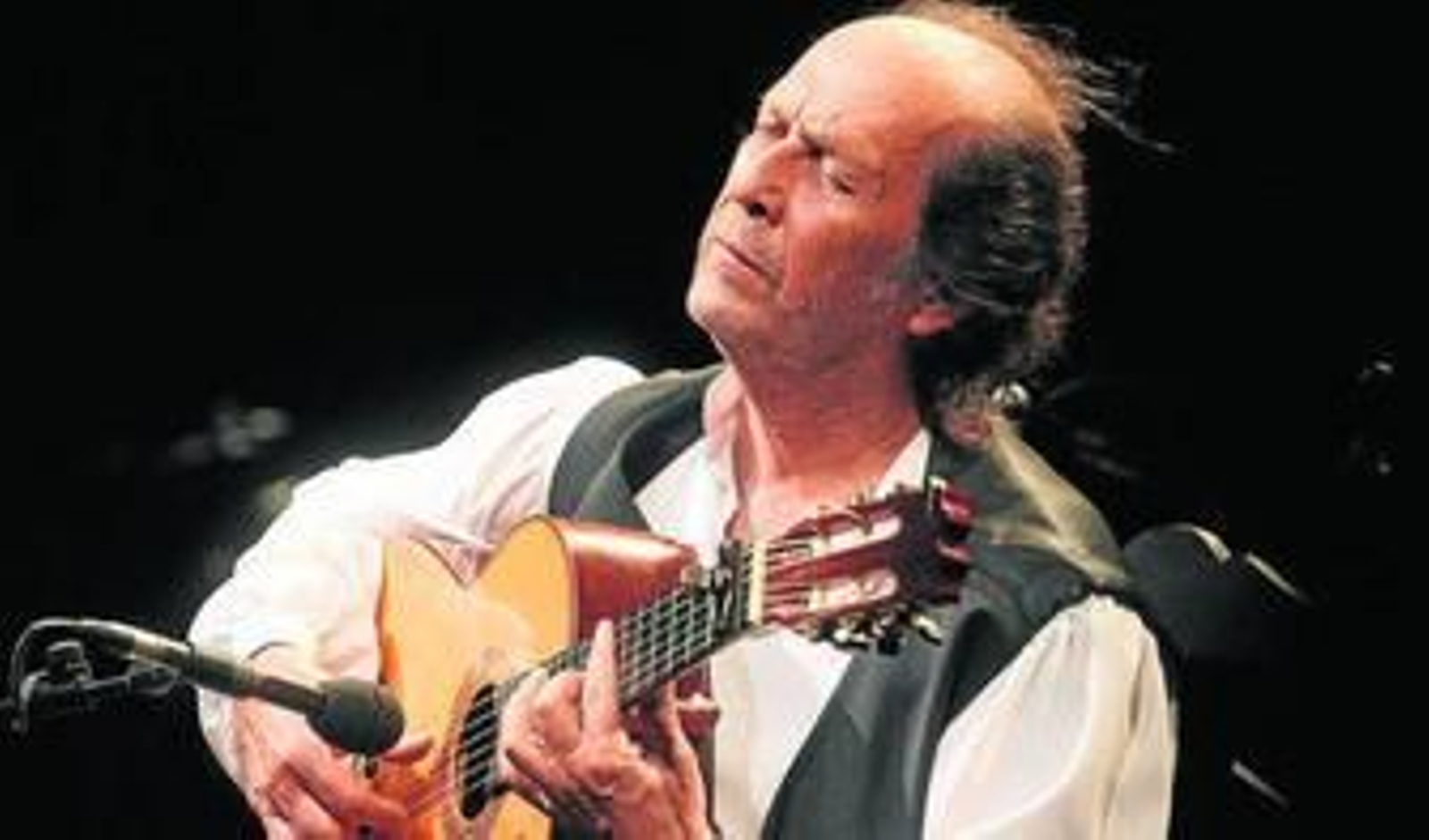 Imagen de Paco de Lucía durante una actuación.