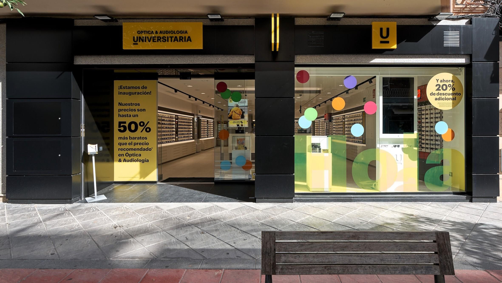 Óptica & Audiología Universitaria inaugura su segundo centro  en Sevilla