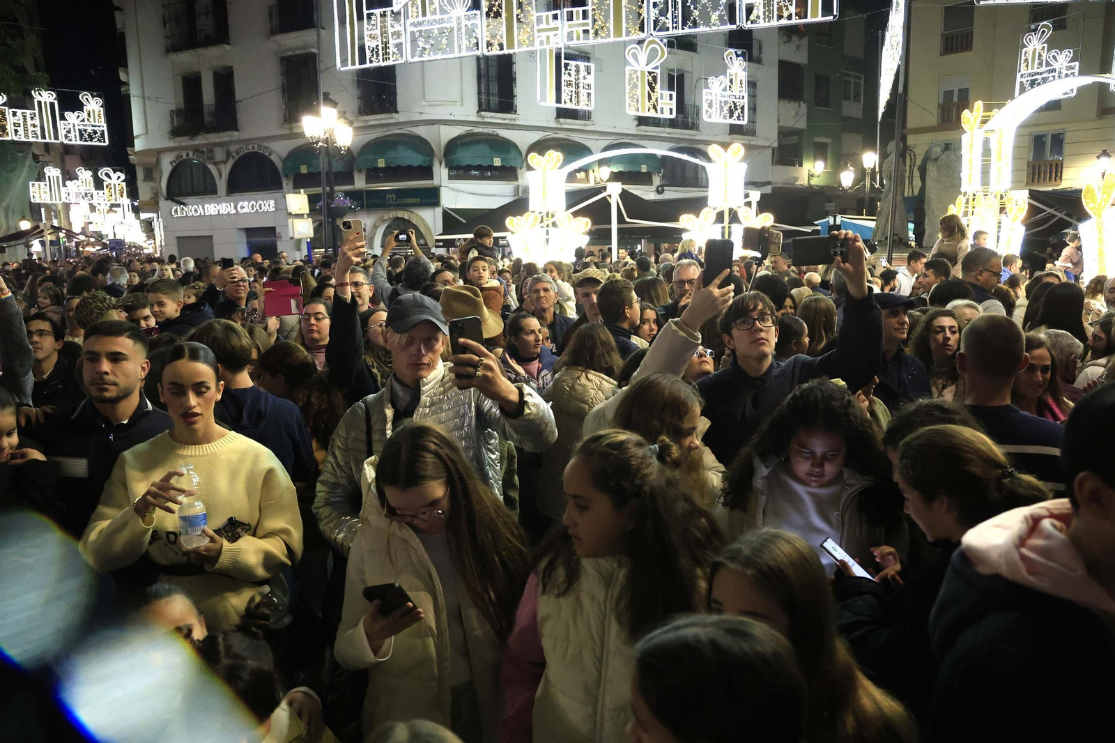 Fotos del encendido del alumbrado navideño en La Línea