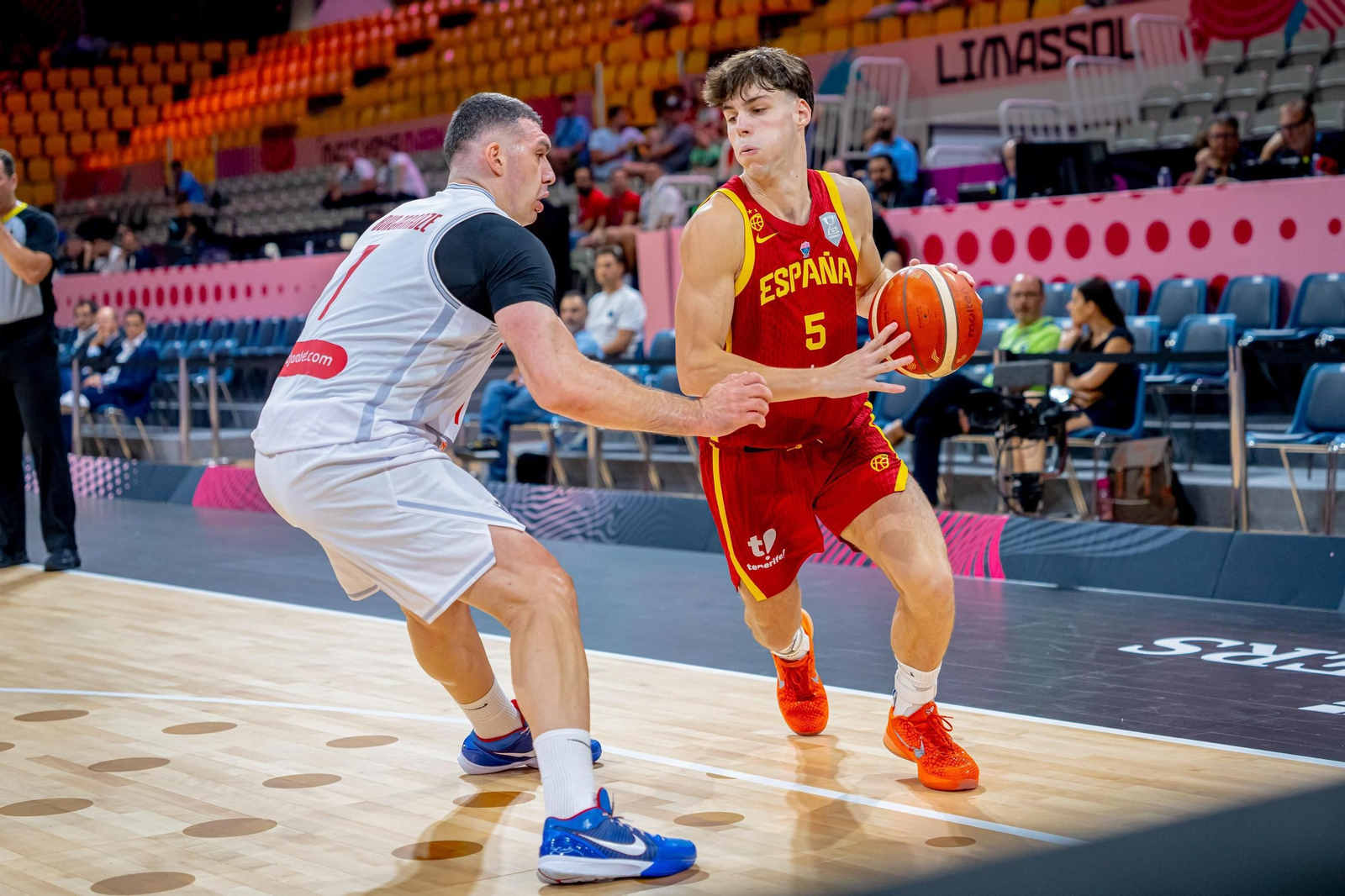 Las fotos del Georgia - España de baloncesto