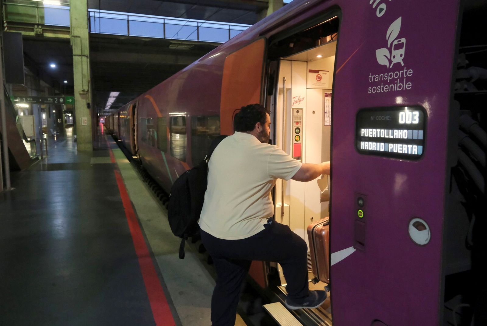 Los trenes Avlo comienzan a circular por Córdoba, en imágenes