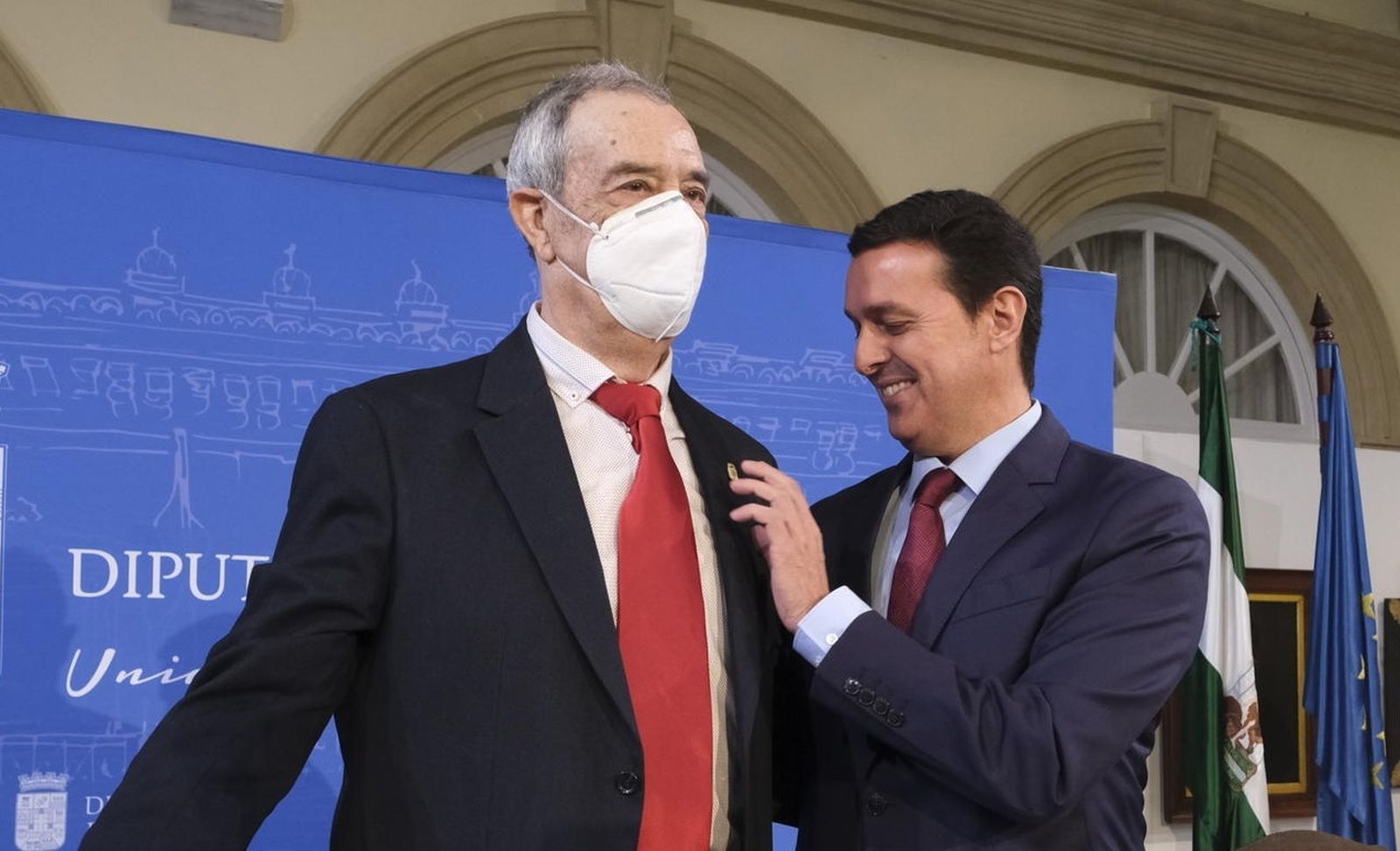 Ambrosio Sánchez durante la imposición de la Medalla de Oro de la Diputación en 2022.