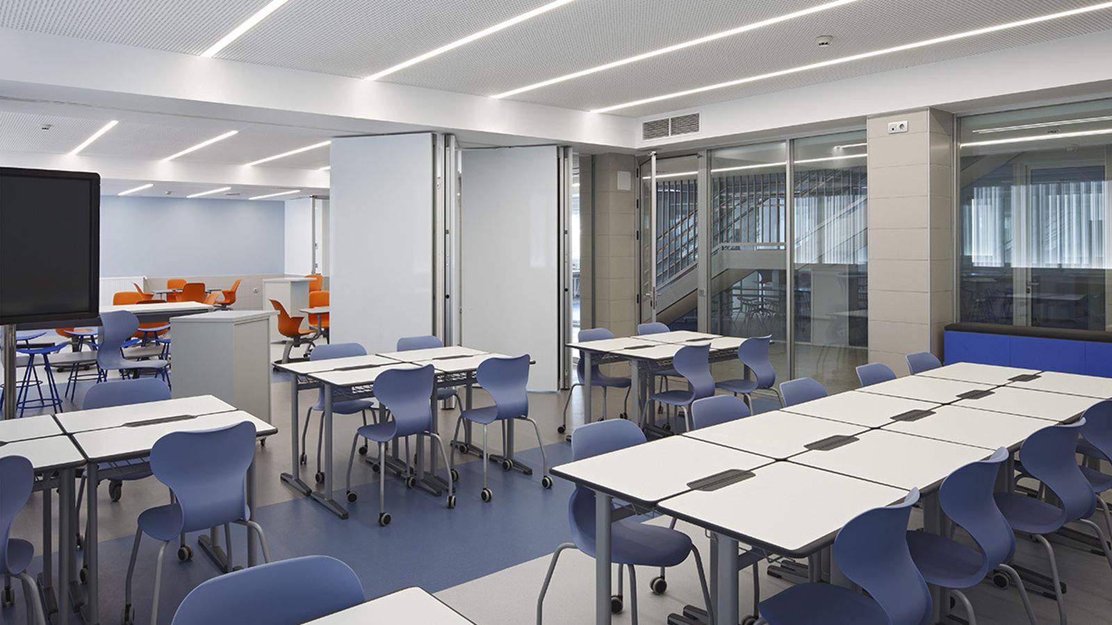 El centro dispone de aulas que se pueden comunicar.