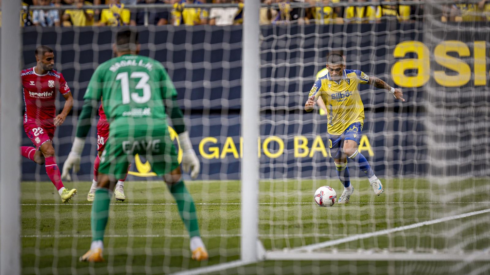 Búscate entre las fotos del partido de fútbol Cádiz CF - CD Tenerife de la Liga Hypermotion